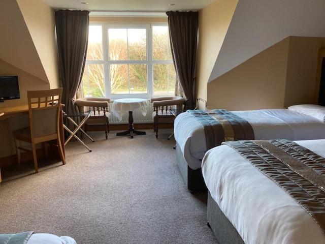 Tailors Lodge, Continental Breakfast Castleisland Extérieur photo